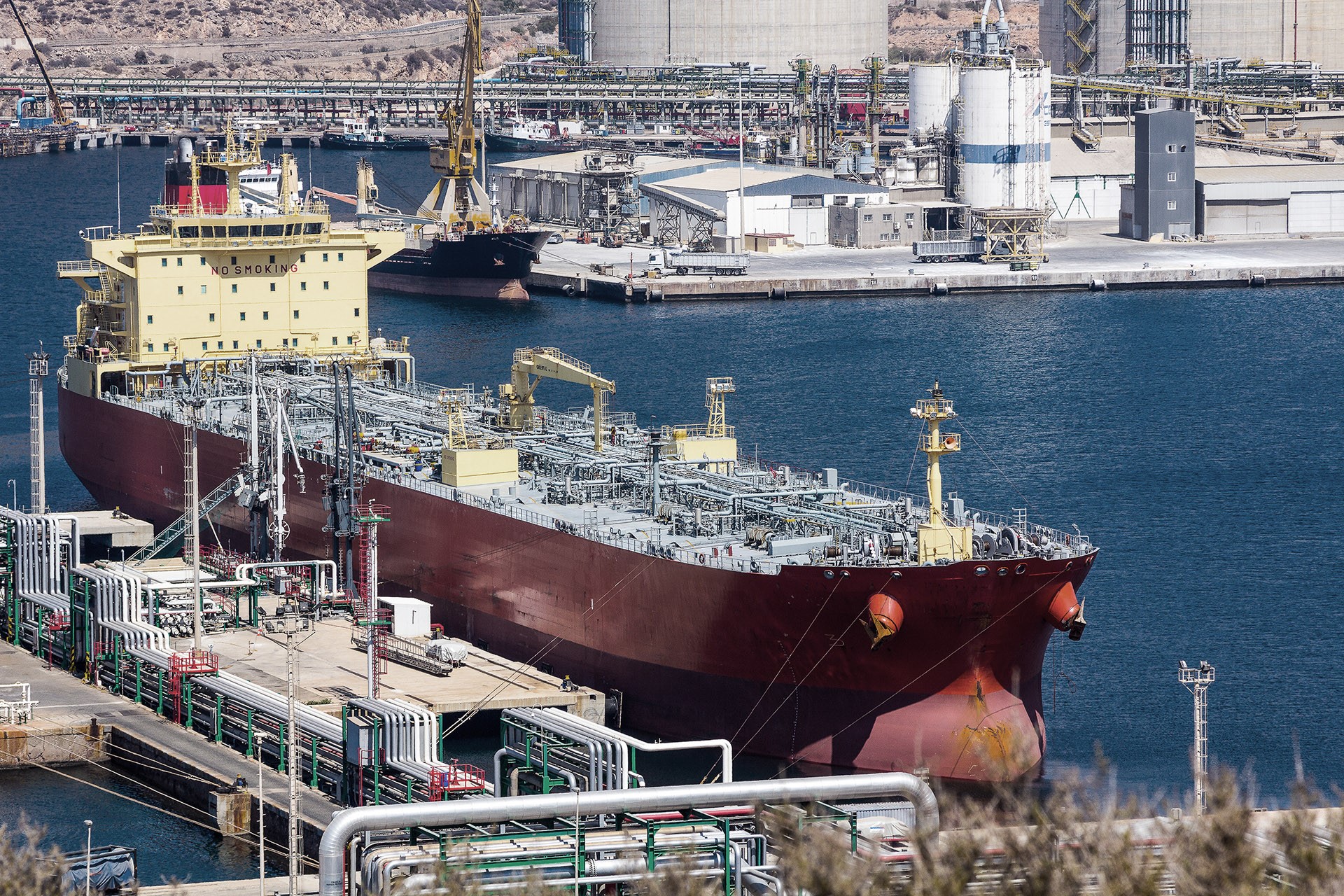 Intermondial — serviços para petróleo, gás e estruturas navais